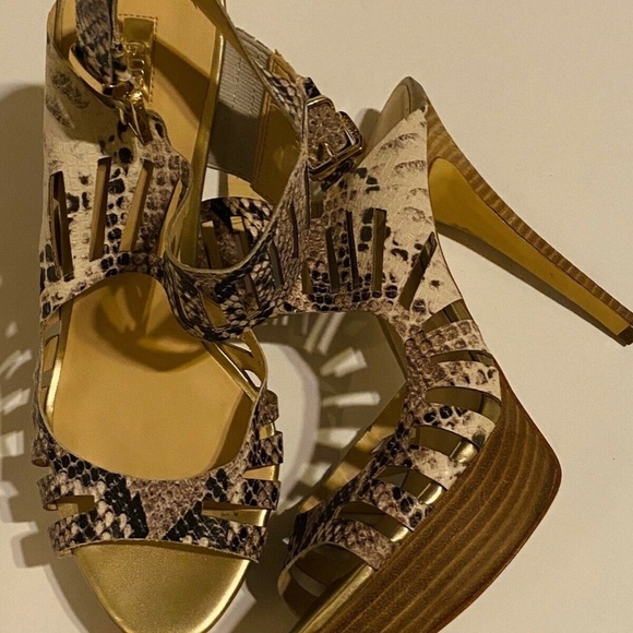 Guess Los Angeles Snake Pattern Pump Heels 9 Medium - Picture 12 of 13